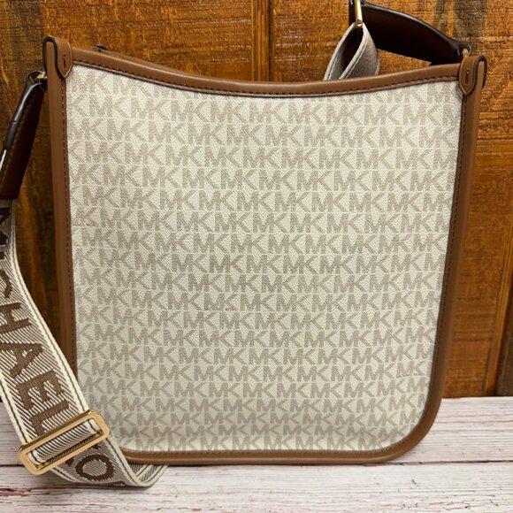 Michael Kors Luisa Large Signature Logo Messenger Bag - Vanilla - Picture 5 of 7
